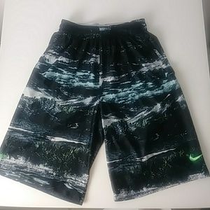 Nike Dri Fit Basket Ball Shorts Medium